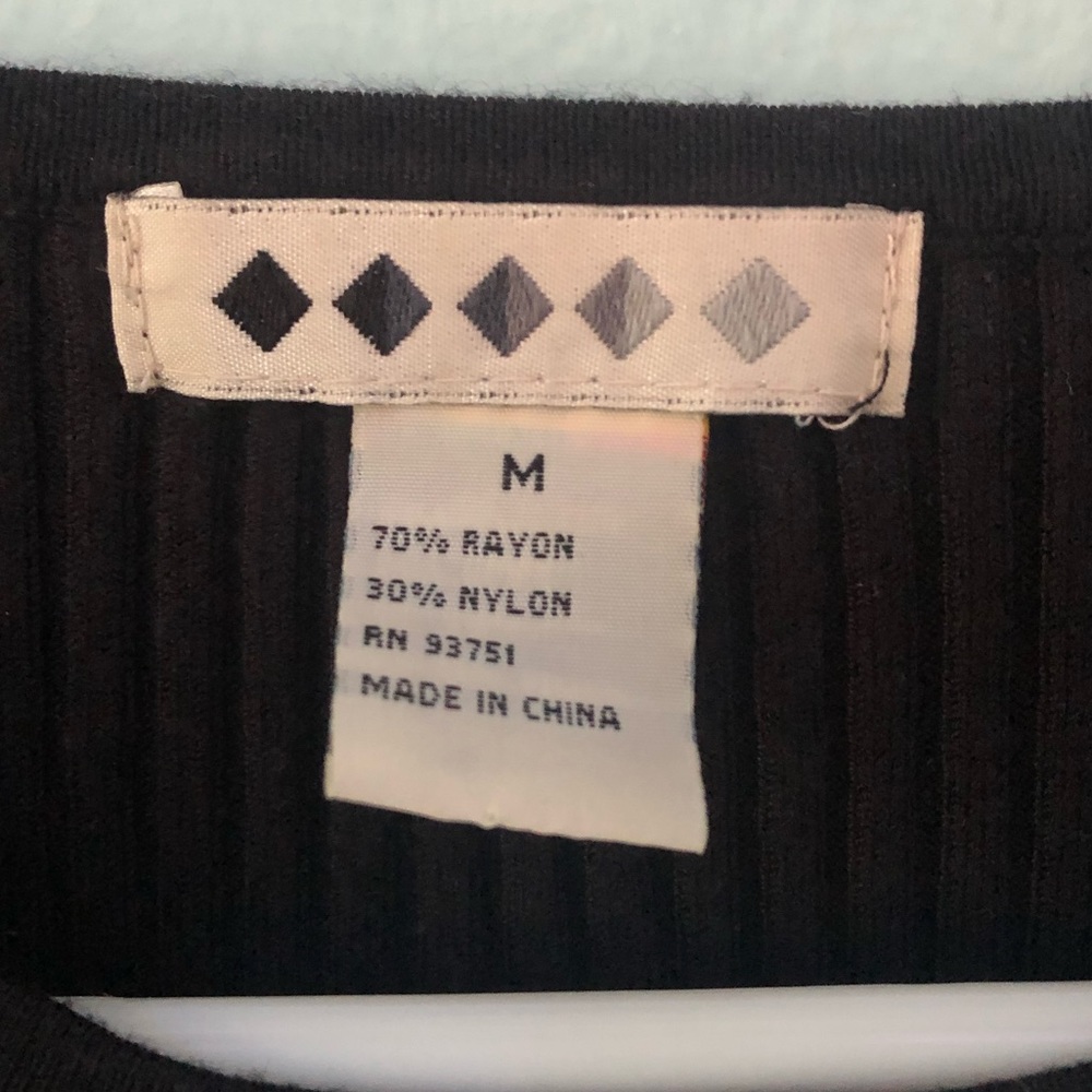 black ribbed top - Picture 2 of 2